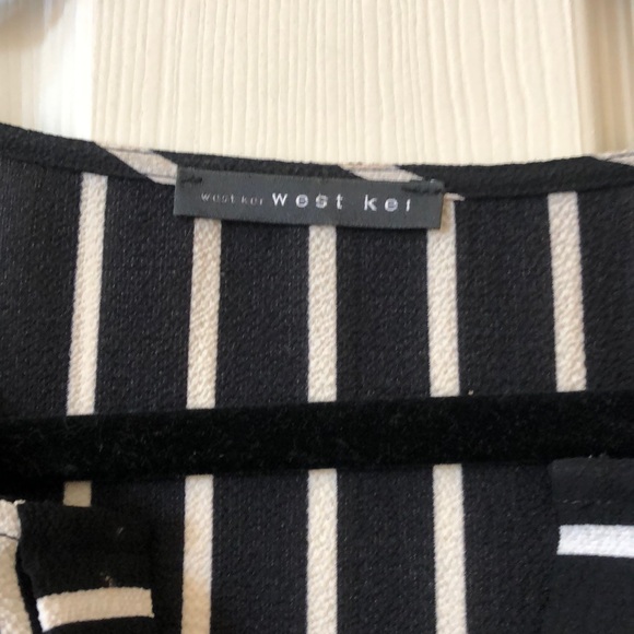 West Kei b&w stripe 3/4 sleeve blouse - Picture 3 of 4